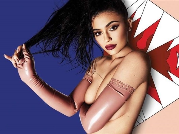 Kylie Jenner topless for complex magazine. Hot celebrity boobs.